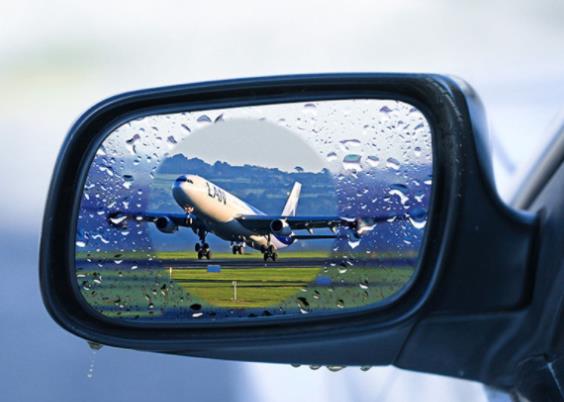后視鏡貼防雨膜有用嗎 有效防止雨水附著避免遮擋視線